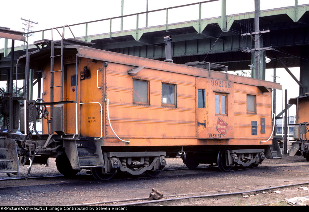 Milwaukee Road bay window caboose MILW #992108